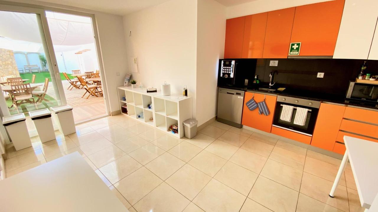 Casa Amarela Guesthouse 阿尔布费拉 外观 照片